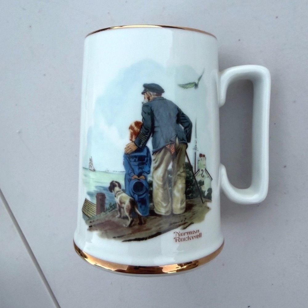 Norman Rockwell Museum 1985 "Looking Out To Sea" Coffee Mug Gold Trim Japan